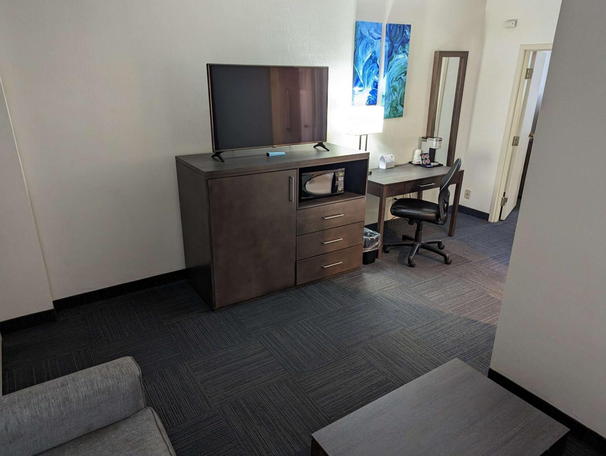 Best Western Plus Toronto Airport Hotel Миссиссага Экстерьер фото